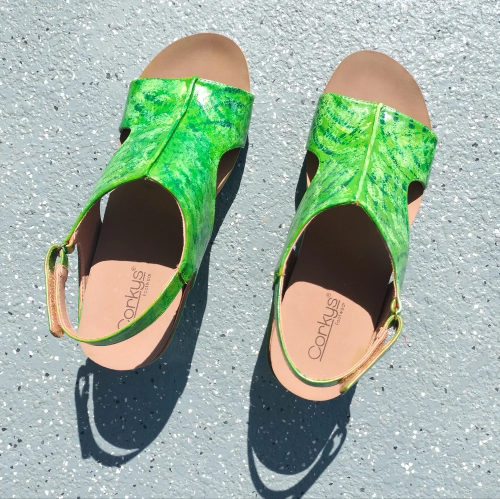 Corky's Comfort Platform Wedge Sandals Green Animal Print Boho Chic Resortwear
